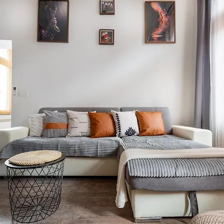 Designer 2 Apartment