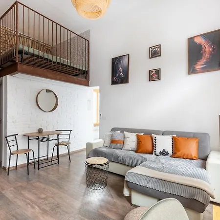 Designer 2 Apartment